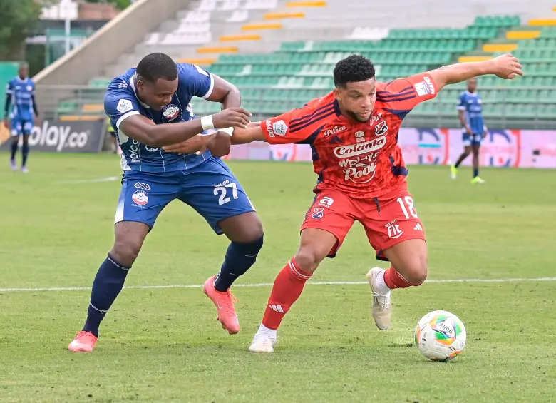 El lateral Frank Fabra cumplió un buen papel en el triunfo del Medellín. FOTO COLPRENSA