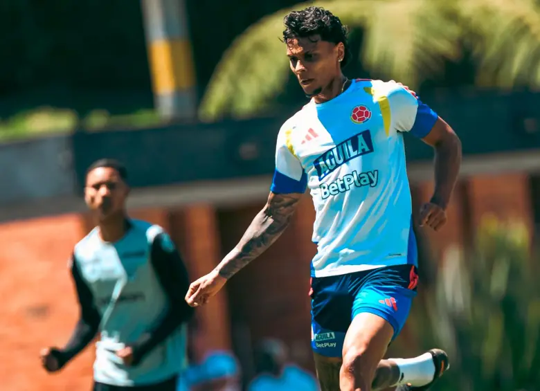 El antioqueño Richard Ríos, de 25 años, tuvo el miércoles su primer entrenamiento en el “campamento” de Colombia en Guarne. Foto: tomada del x de @AtleticoNacional