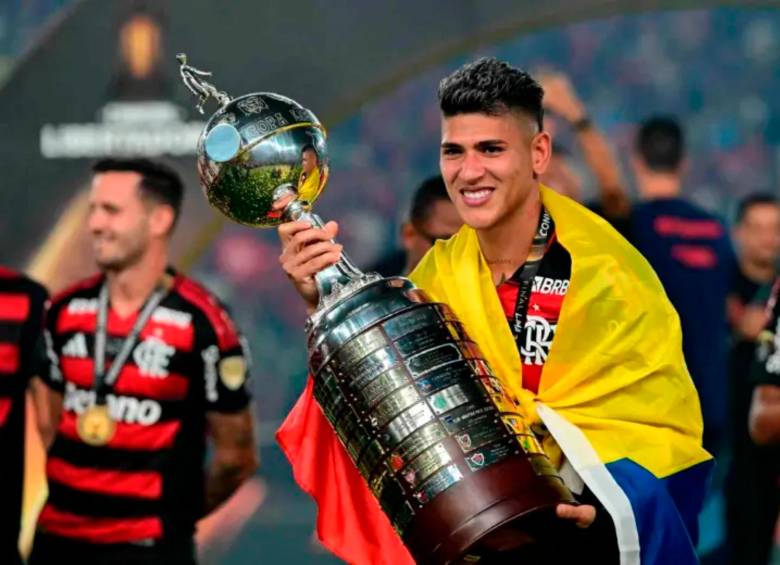 El futbolista colombiano Jorge Carrascal fue protagonista en la consecución del cuarto título de Libertadores de Flamengo en toda su historia. FOTO: AFP