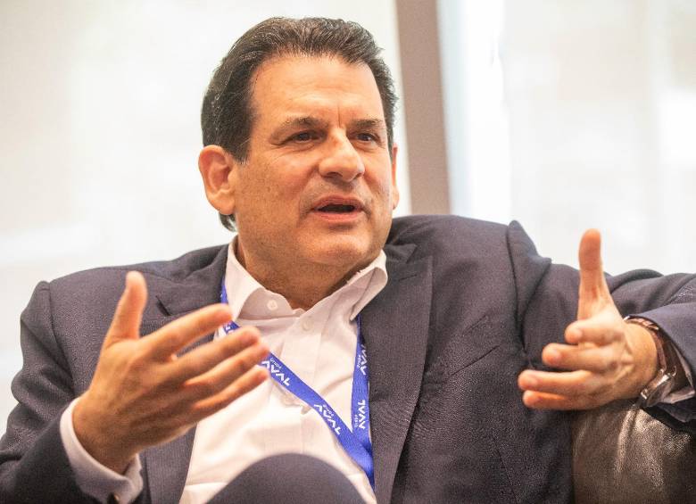 Luis Carlos Sarmiento Gutiérrez, presidente de la junta directiva del Grupo Aval, destacó que la compañía cuenta con 70.000 trabajadores en Colombia y 30.000 en Centroamérica. FOTOS ESNEYDER GUTIÉRREZ