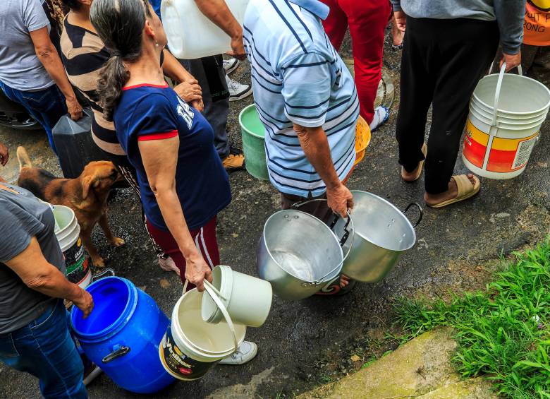 ¡Otra vez! En pleno puente festivo se va a ir el agua en cinco comunas
