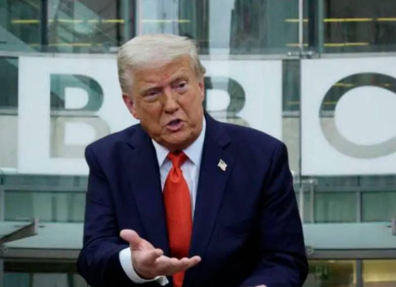 Trump había dicho antes que la demanda era inminente, al afirmar que la BBC “puso palabras” en su boca cuando la cadena emitió la pieza audiovisual en el programa Panorama. FOTOS: Xinhua y Getty