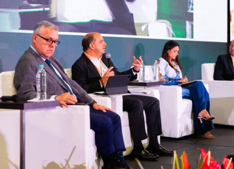 El defensor del pueblo en conferencia. FOTO: Defensoría del Pueblo