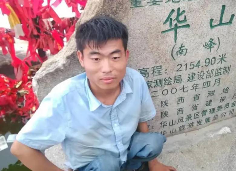 Li Chuangye encontró en el alpinismo una forma de preparar su mente y cuerpo. FOTO: Tomada de redes sociales Dr. Li Chuangye