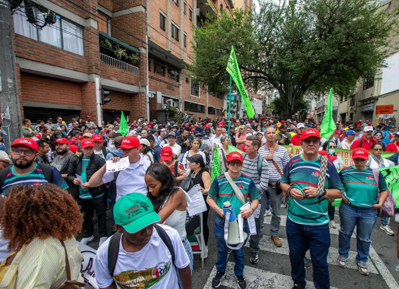 Profesores, directivos y personal administrativo de los colegios públicos han llegado a acuerdos con el Ministerio de Educación. Foto: EL COLOMBIANO