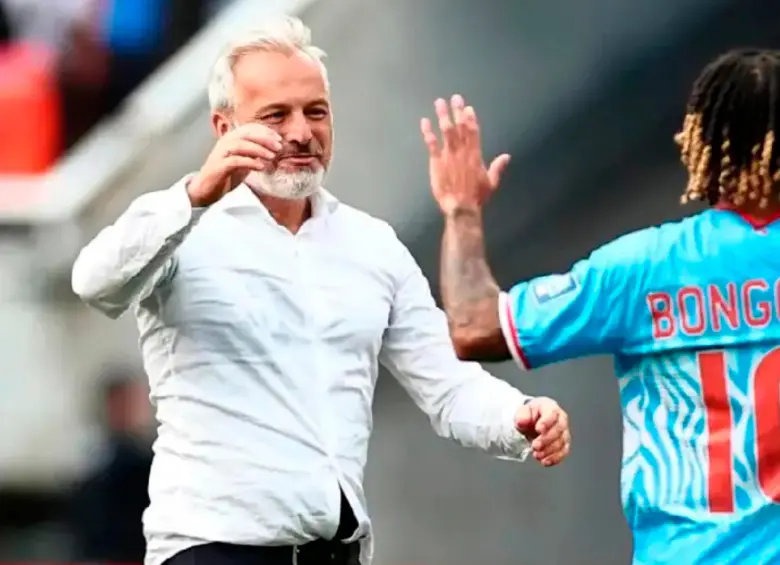 El entrenador de la Selección de Congo dio una de las sorpresas en el Mundial de Norteamérica con su equipo. Foto: AFP