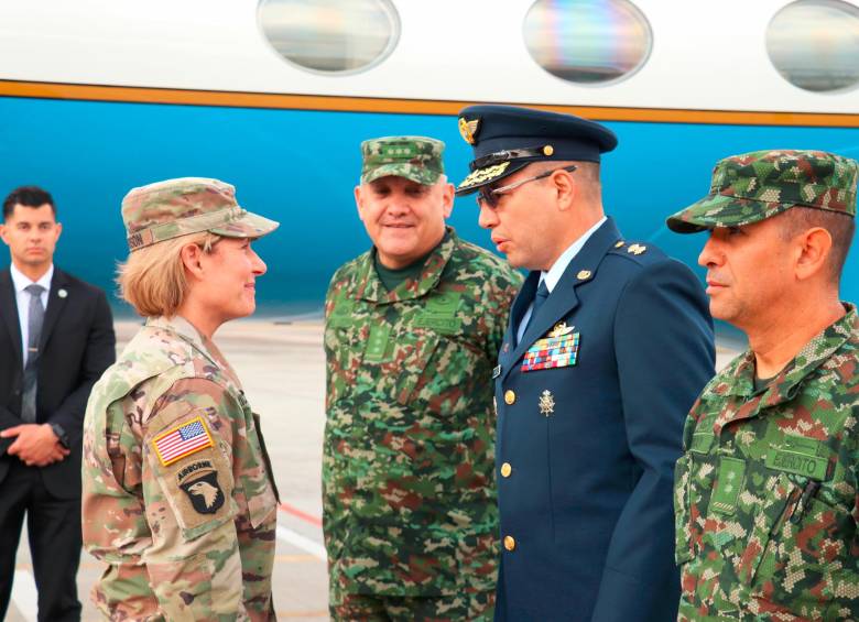 General Laura J. Richardson, comandante del Comando Sur de Estados Unidos, a su llegada a Colombia. FOTO: Catam