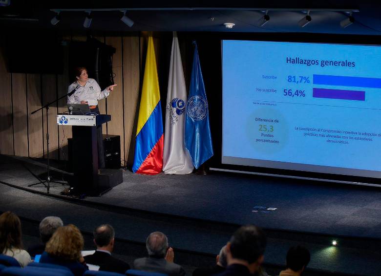 La defensora Iris Marín instó a fortalecer protocolos contra la violencia política, el diálogo democrático y la difusión de información verificada durante la campaña. FOTO: DEFENSORÍA DEL PUEBLO