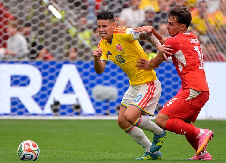 El volante cucuteño James Rodríguez ha tenido un buen partido contra la Selección de Suiza en Canadá. El encuentro no ha sido sencillo. Casi no han dado espacios. Foto: Getty