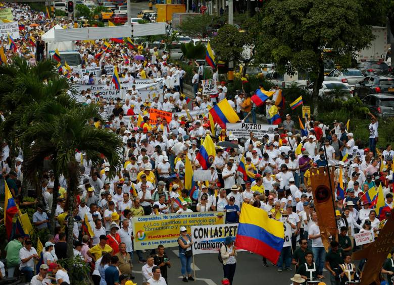 La movilización arrancó en la carrera 70 y hacia el medio día de esta sábado avanzaba por la calle San Juan. FOTO: CAMILO SUÁREZ
