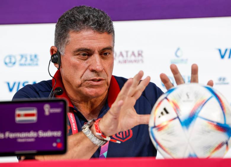 57 años tiene el entrenador Luis Fernando Suárez, quien quiere hacer historia con los ticos.FOTO EFE