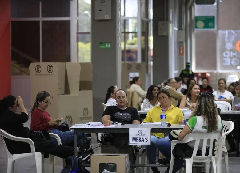 Puesto de votación de Plaza Mayor.