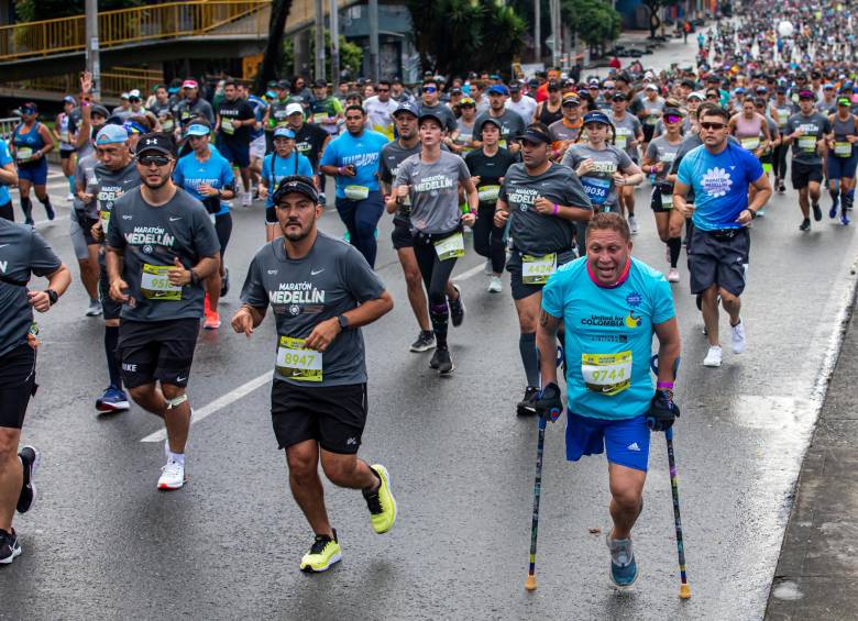 En la carrera participaron desde atletas profesionales, aficionados y hasta corredores en situación de discapacidad. FOTO CARLOS VELÁSQUEZ 