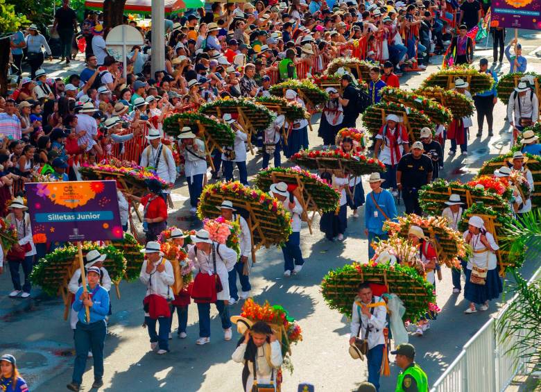 La fiesta de los Silleteros, con 65 años de tradición, llega a las calles del estado de Morelos, México. FOTO CAMILO SUÁREZ