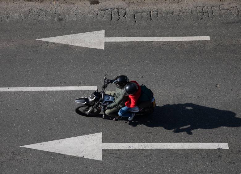 De acuerdo con las autoridades de movilidad, la motocicleta es el modo de transporte de más exposición, resultando en una mayor cantidad de víctimas cada año. Imagen de referencia. FOTO Edwin Bustamante