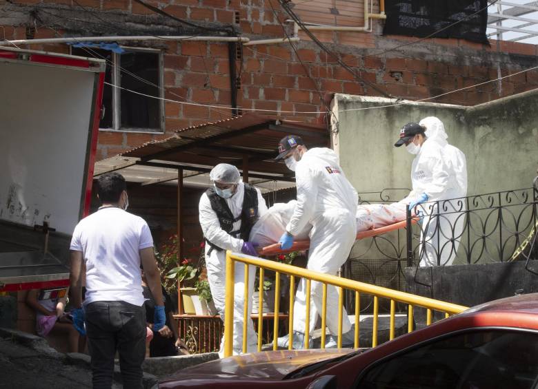 Uno de los casos de suicidio más dramáticos ocurridos en el 2024 ocurrió en el barrio Santa Cruz de Medellín. Fecha de evento: 11/09/2024. Foto: Esneyder Gutiérrez Cardona.