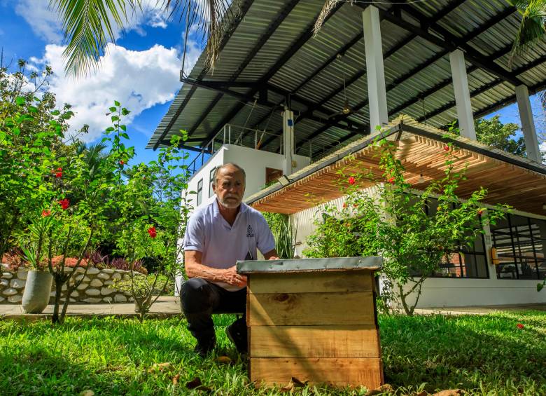 Hacienda Río Rayo ha reforestado 325 hectáreas degradadas por minería, ha creado 12.000 colmenas y genera 300 empleos en Tarazá. FOTO Camilo Suárez