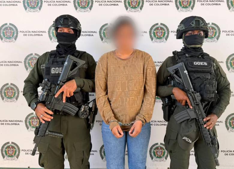El reclutamiento armado en el sur de Colombia encontró un nuevo frente en el entorno digital con alias María José. FOTO: Policía Nacional de Colombia