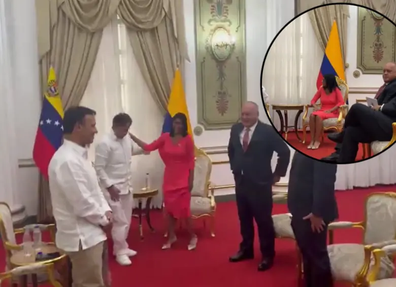 Diosdado Cabello estuvo presente en el encuentro entre Delcy Rodríguez y Gustavo Petro. Fotos: Captura videos Presidencia