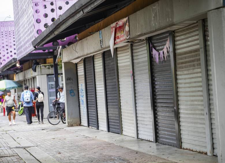 Así han sufrido los comerciantes del Atanasio la sequía de fútbol