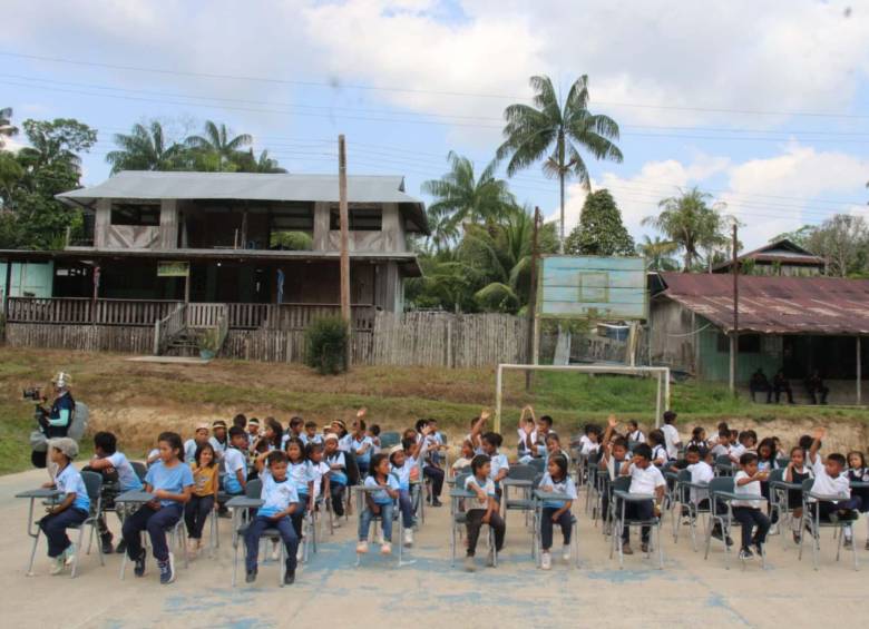 La estrategia busca incentivar la educación en las zonas más apartadas del país. Foto: Fuerzas Militares
