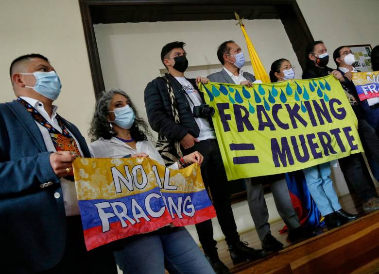 Por cuarta vez, varios senadores y representantes a la Cámara presentaron un nuevo proyecto de ley para que no se realice fracking en Colombia. Foto: Colprensa