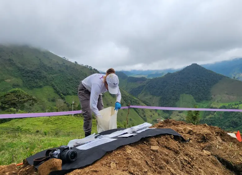 Imágenes del rescate de los cuerpos en zona rural del municipio de Dabeiba, en Antioquia. FOTO: imagen tomada de redes.