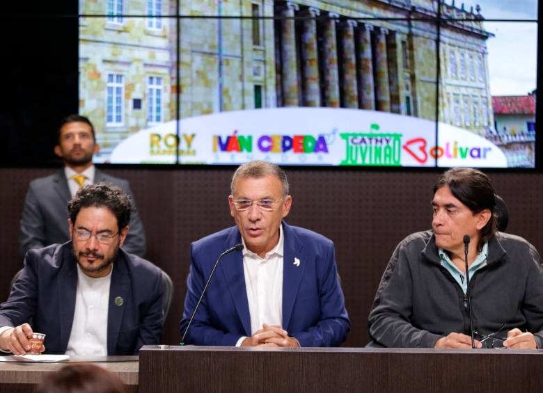 Imagen de referencia de la bancada del Pacto Histórico. Iván Cepeda (izquierda), Roy Barreras (centro) y Gustavo Bolívar (derecha). FOTO Colprensa