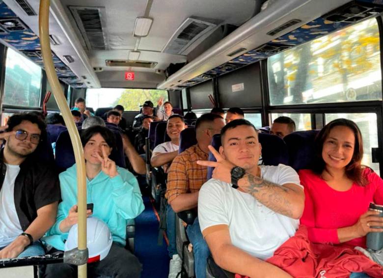 Esta fue la última foto que le tomaron al grupo de estudiantes que regresaba al Quindío tras una salida de campo. FOTO: Cortesía