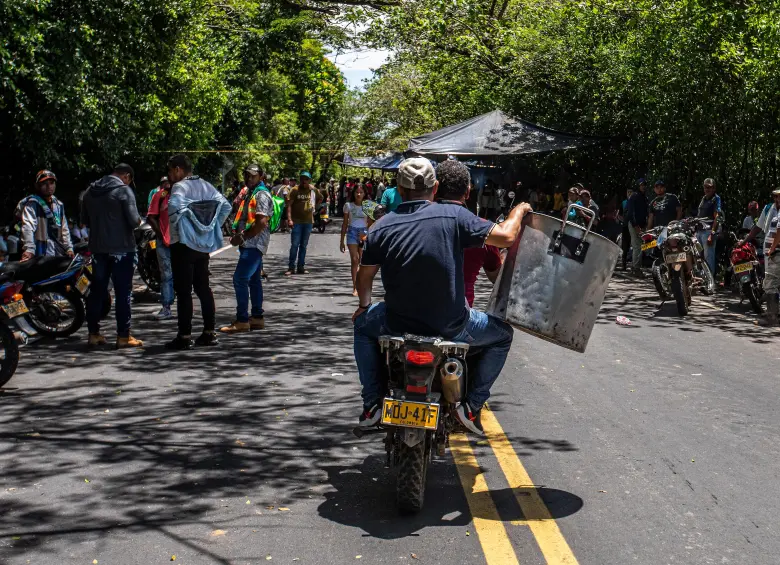 Los bloqueos viales se constituyen en un agudo dolor de cabeza para las actividades productivas. FOTO EL COLOMBIANO
