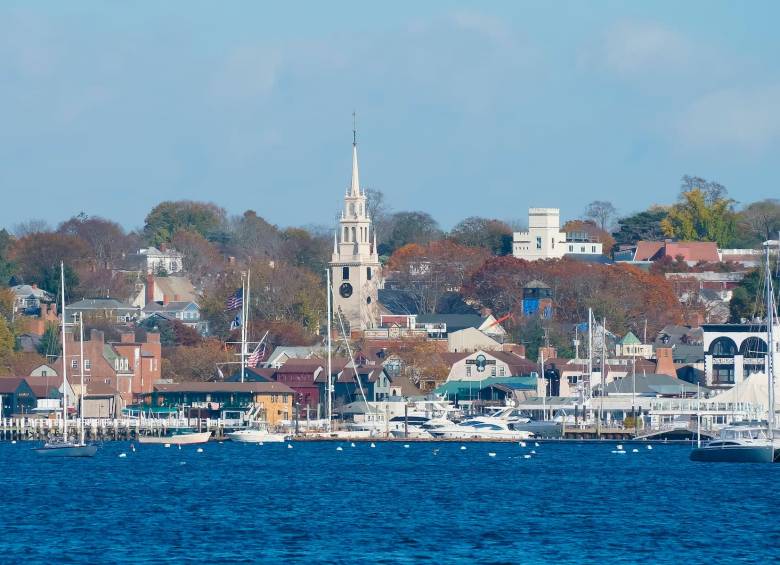 Los pueblos costeros son una constante de la zona de Nueva Inglaterra, en los Estados Unidos. Los deportes acuáticos también suelen ser una opción de entretenimiento durante el otoño. Foto: Shutterstock