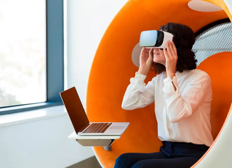 El 58% de los trabajadores colombianos considera tener un conocimiento básico en IA. FOTO suministrada por WeWork