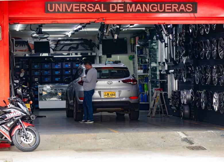Algunas autopartes tuvieron reducciones de precios durante julio, en contraste con el aumento registrado por los servicios de taller. FOTO EL COLOMBIANO
