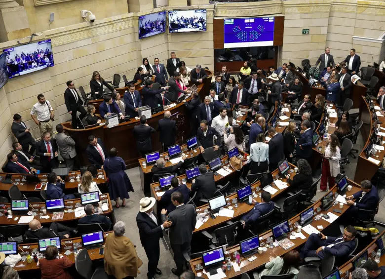 El trámite del proyecto de reforma tributaria por la Comisión Tercera del Senado tendría complicaciones, pues 11 de los 17 integrantes votarían en contra de la propuesta del MinHacienda. Foto: Colprensa