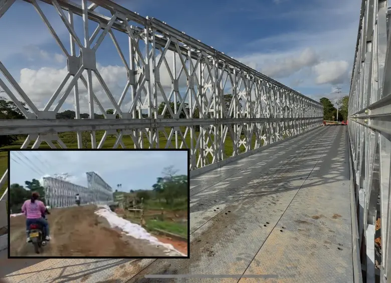 Adelante, usuarios cruzando el puente. Atrás, aspectos de la estructura de 49 metros. FOTO: Cortesía e imagen tomada de redes