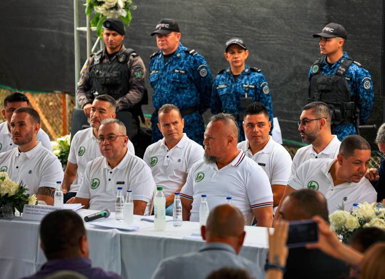 La mesa de paz urbana se instaló en Medellín el 2 de junio de 2023 y se desarrolla en la cárcel La Paz, de Itagüí. Desde entonces se han dado algunas conversaciones, pero según expertos, no se han materializado avances significativos. FOTO: MANUEL SALDARRIAGA