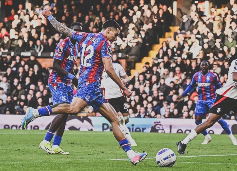 Daniel Muñoz en el gol ante Fulham. FOTO: REDES SOCIALES CRYSTAL PALACE