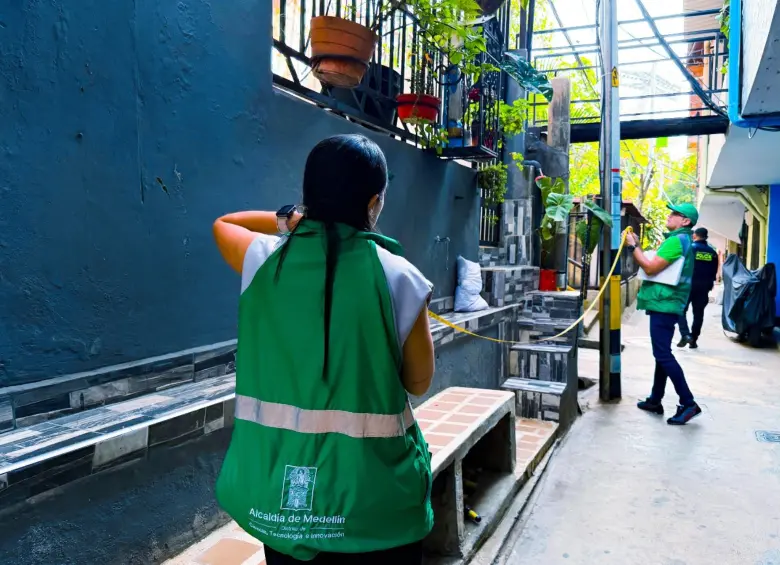 Durante la inspección también fue identificado un lote de propiedad del Distrito sobre el cual se habían realizado intervenciones, pese a que presenta restricciones que impiden cualquier tipo de edificación. FOTO Alcaldía de Medellín.