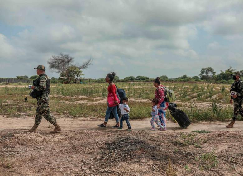 Estados Unidos seguirá expulsando migrantes. Imagen de referencia frontera entre Ecuador y Perú. FOTO: EFE