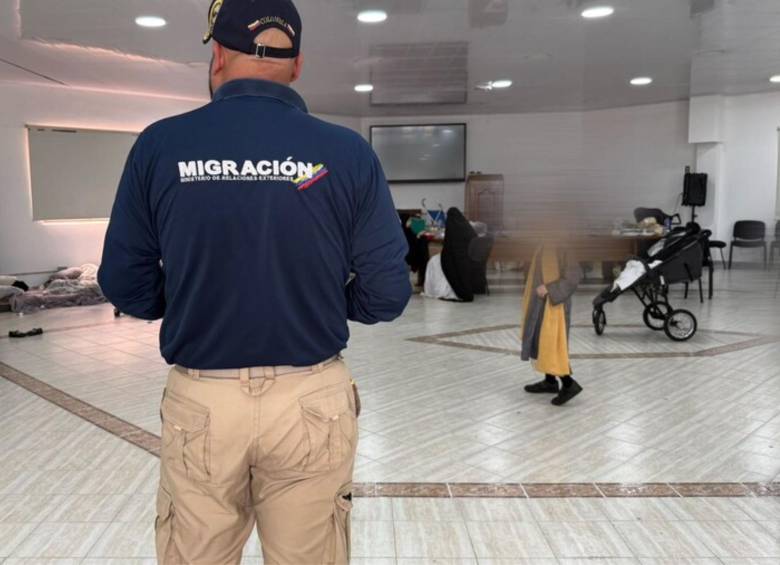 Las entrevistas migratorias y el trabajo con la Policía Nacional fueron claves para detectar viajeros catalogados como ofensores sexuales. FOTO: Migración Colombia