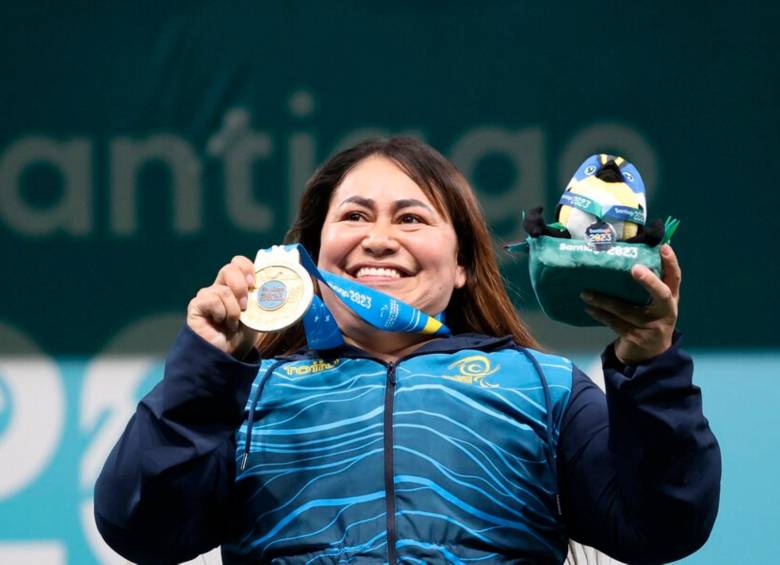 La colombiana Bertha Fernández levanta oro y récords en Chile