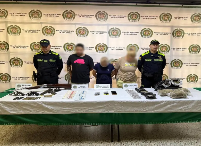 Unos de los detenidos durante las redadas policiales en Medellín. FOTO: Cortesía Meval.