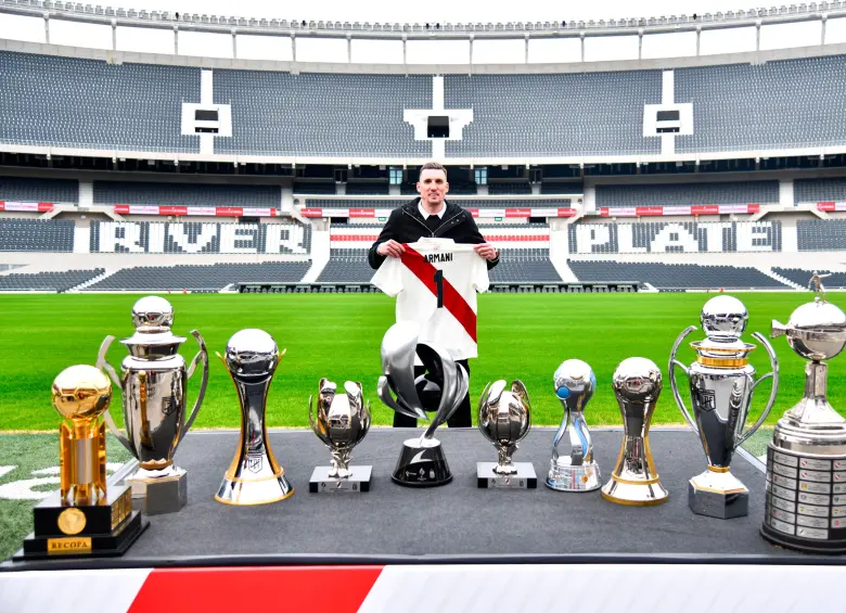 River Plate compartió esta imagen de la despedida de Franco Armani, junto a todos los trofeos que conquistó con el club. Ahora se incorporará a Atlético Nacional. FOTO @RiverPlate