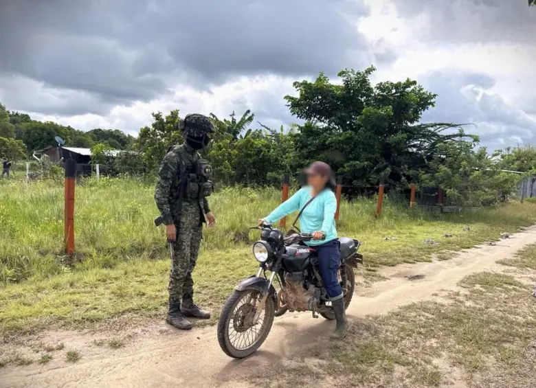 Ejército alerta a la comunidad rural de los departamentos de Meta y Guaviare. Foto: cortesía Fuerzas Militares 