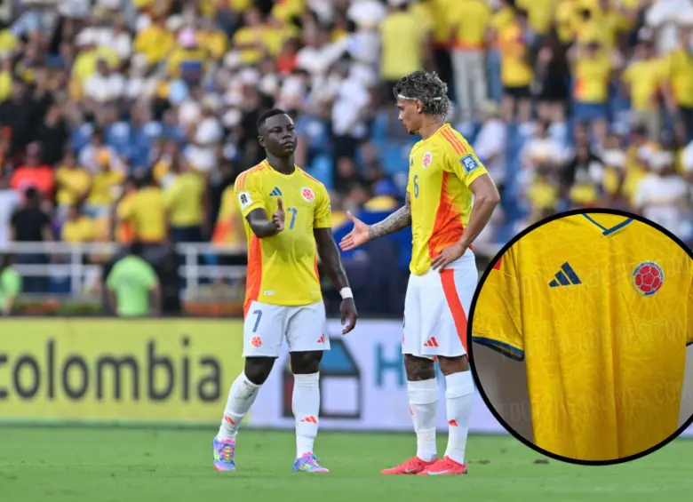 La nueva camiseta de la Selección Colombia cambiaría los detalles naranjados a colores azul y rojo como la bandera nacional. Fotos: Getty Images y FootyHeadliners