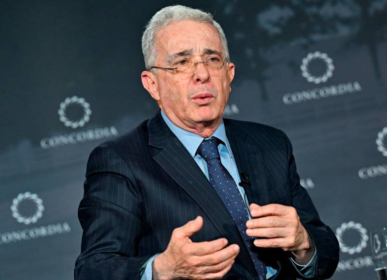 El expresidente Álvaro Uribe hablará este domingo de la decisión que lo tiene imputado por supuesto soborno y fraude. FOTO gETTY