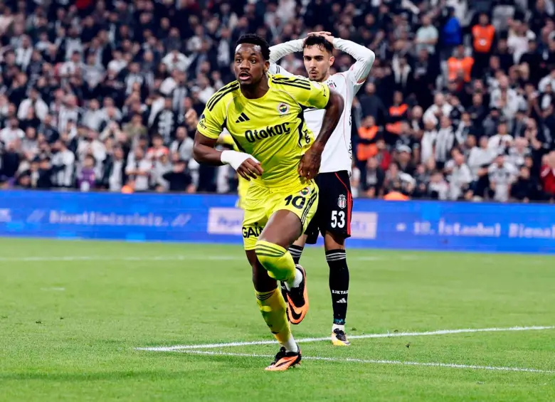 El delantero colombiano Jhon Jáder Durán suma 3 goles en partidos oficiales con el Fenerbahce turco. FOTO: Tomada de X @Fenerbahce