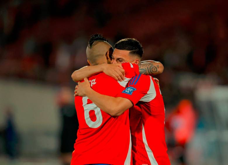 En el festejo aparece Arturo Vidal, quien regresó a las convocatorias de Chile. FOTO CONMEBOL