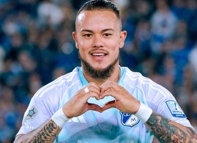 El futbolista Leonardo Castro fue uno de los jugadores que celebró con Millonarios en El Campín. Foto: tomada del x de @MillosFCoficial