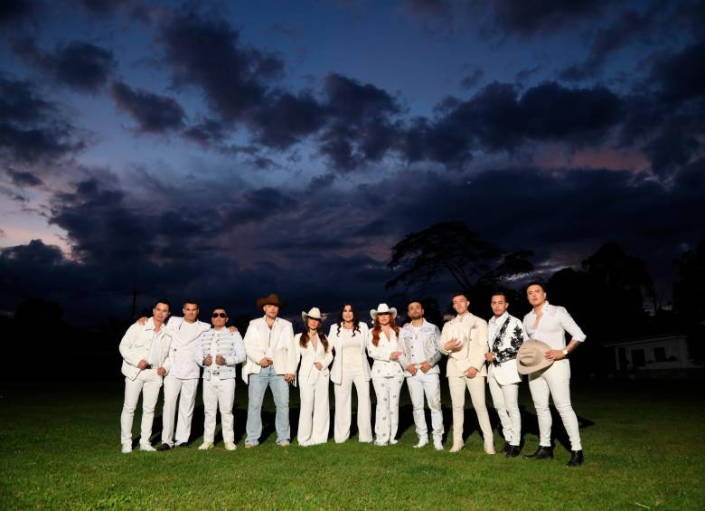 El video contó con la participación de Jhon Alex Castaño, Pipe Bueno, Jessi Uribe, Ciro Quiñonez, Luis Alfonso, Francy, Jhonny Rivera, Alzate, Paola Jara, Arelys Henao, El Charrito Negro, Alexis Escobar & Alan Ramírez. Foto cortesía. 